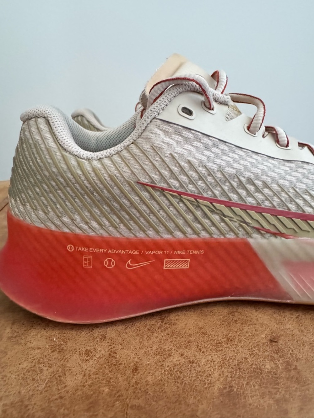 Nike Women’s Vapor 11 Hard Court Shoes - Picture 5 of 7